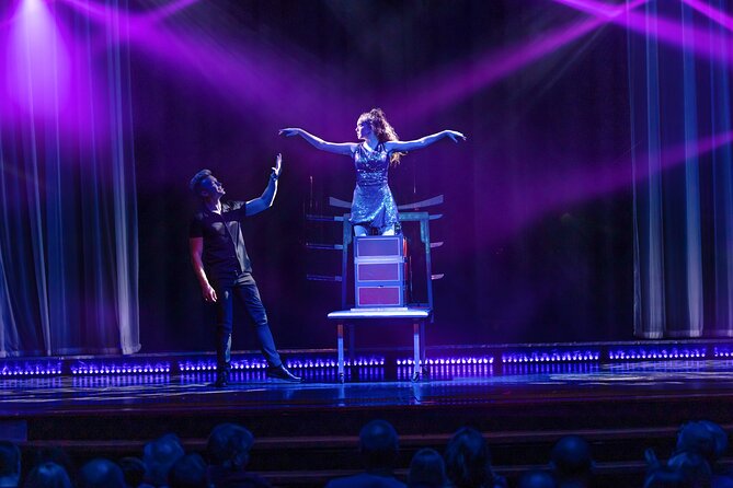 Escape Reality Branson Magic Dinner Show - Best For Families, Date Nights, and Everyone Who Likes Being Surprised