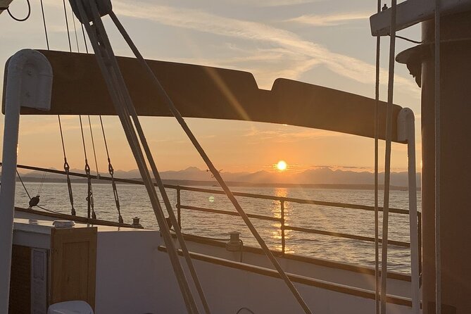Evening Colors Sunset Sail Tour in Seattle - Stop Four: Olympic Mountains and Cascade Views Near Elliott Bay