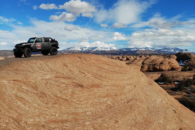 Exciting and Scenic Off-Road Guided Tour of Moab's Backcountry!!! - Stop 1: Hell’s Revenge, Red Rock Obstacles, and Dino Tracks