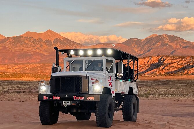 Exciting and Scenic Off-Road Guided Tour of Moab's Backcountry!!! - Guide Energy: Humor, Local Facts, and Safety Focus