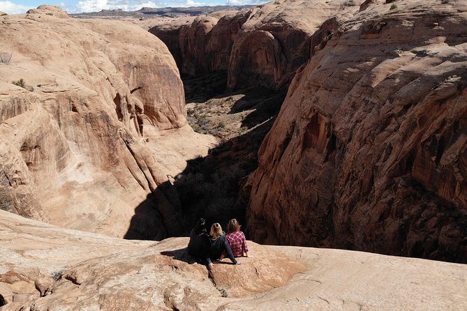 Exciting and Scenic Off-Road Guided Tour of Moab's Backcountry!!! - Sunset Departures: Golden Light Over Red Rocks