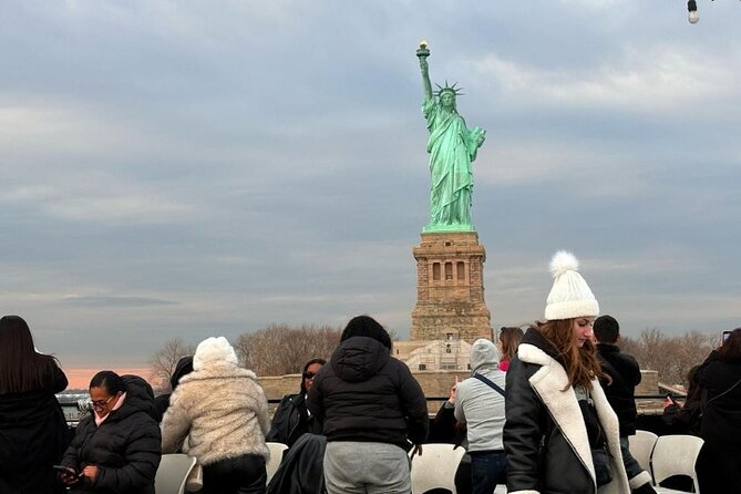 Express Sightseeing Bus Tour with Statue of Liberty Cruise Combo - Live Narration on the Bus: How to Get the Most Out of the Audio