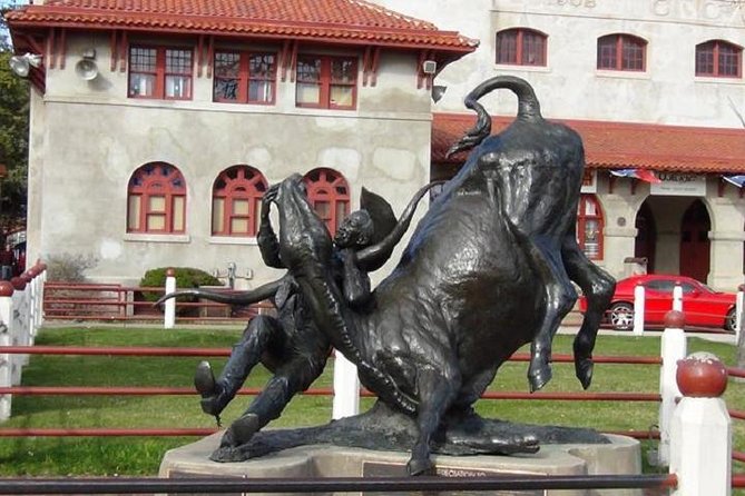 Fort Worth Historical Tour from Dallas & Fort Worth - Your 50 Minutes at the Stockyards: Photos, Shopping, and Food On Your Own