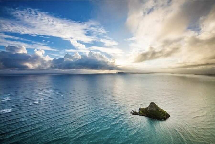 From Honolulu: Oahu 60min Helicopter Tour with Doors Off/On - Looping Back Over Dole Plantation, Then Pearl Harbor and USS Arizona Memorial