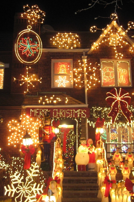 From Manhattan: 4-Hour Brooklyn Christmas Magic Tour - Dyker Heights: the 1-hour Christmas walk that delivers the big wow