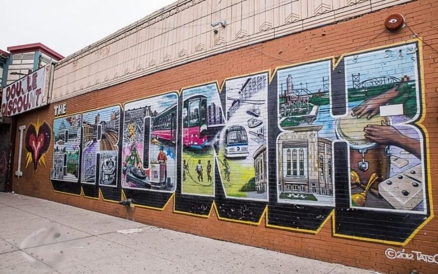 From Manhattan: 5-Hour Bronx, Queens, and Brooklyn Bus Tour - From Williamsburg to bridge viewpoints, then back to Little Italy