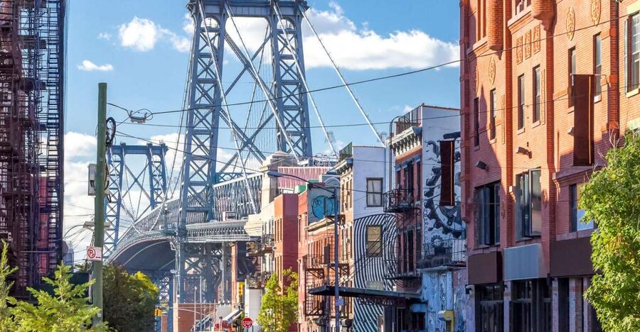 From Manhattan: Bronx, Queens and Brooklyn Half-Day Tour - How the Guide Changes Everything, Especially on Short Stops