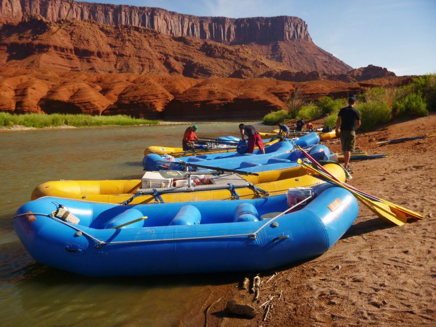 From Moab: Colorado River Guided Rafting Trip - From Moab hotel pickup to rafts on the water
