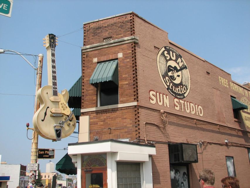 From Nashville: Memphis Tour with Graceland VIP Access - The Mississippi Drive-By and Why It’s a Smart Finish