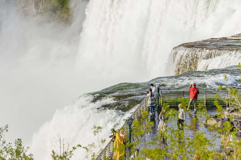 From New York City: Niagara Falls One Day Tour - The bus ride: comfort is mixed, but breaks are part of the deal