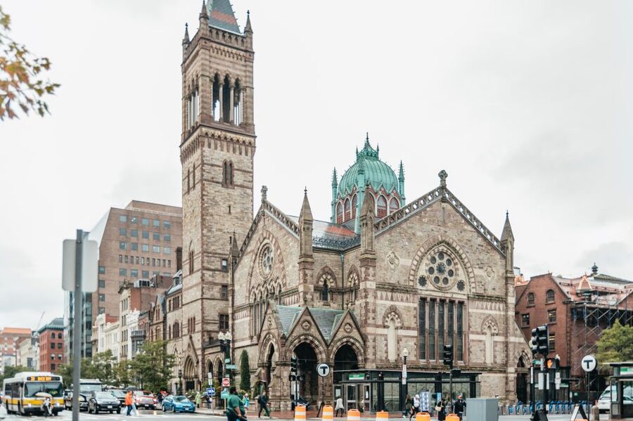 From NYC: Boston and the Freedom Trail Full-Day Tour - On the bus: comfort, Wi-Fi, and how the guide keeps it moving