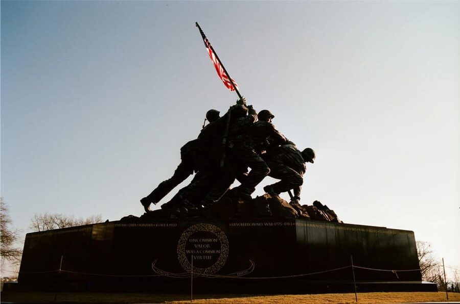 From NYC: Washington Highlights Guided One Day Tour - The memorial loop at the National Mall, with guided time where it counts