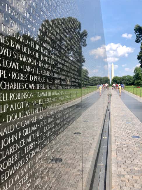 From NYC: Washington Highlights Guided One Day Tour - The return to NYC, with an illuminated Manhattan skyline bonus when weather allows
