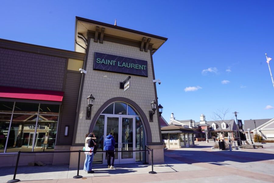 From NYC: Woodbury Common Premium Outlets Shopping Tour - Woodbury Common Premium Outlets: 220+ Stores, Big Brand Value