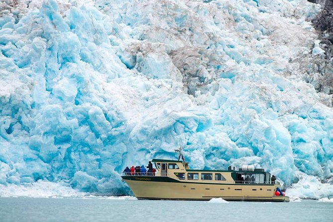 Full-Day Kenai Fjords National Park Northwestern Cruise - Lunch on the water: simple food that keeps you moving
