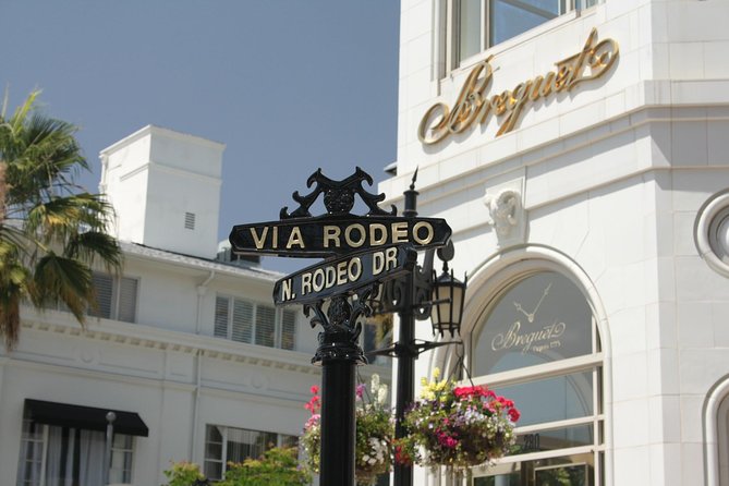 Grand City Tour of Los Angeles, Hollywood and Beverly Hills - The Guide Factor: What You Gain From People Who Know LA