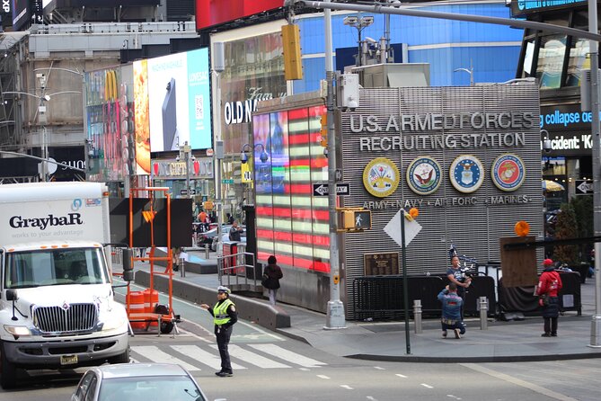 Gray Line New York Fully Guided 5 Hour Sightseeing Tour - Entering the right mindset: why this 5-hour tour works