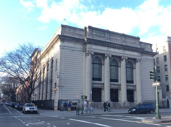Harlem Gospel Holiday Celebration Concert - Arriving early at 8:30 am to beat the worst of the lines