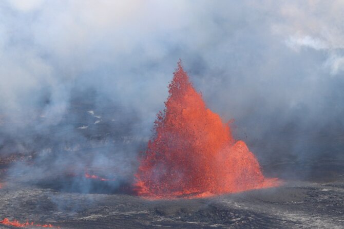 Hawaii Volcanoes, Waterfalls, Beaches & Hilo Highlights Day Tour - Richardson Ocean Park: Black Sand, Tide Pools, and Sea Turtles