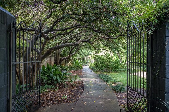Hidden Alleyways and Historic Sites Small-Group Walking Tour - French Quarter stops: where architecture meets story
