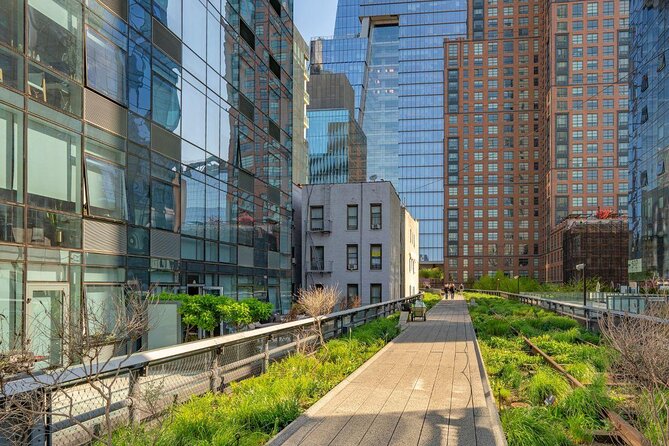High Line and Chelsea Small Group Tour - The guides make or break this kind of walk