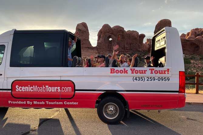 HIGHLY RATED Arches National Park Sightseeing Tour From Moab Utah - Balanced Rock to Panorama Point, Built for Photos
