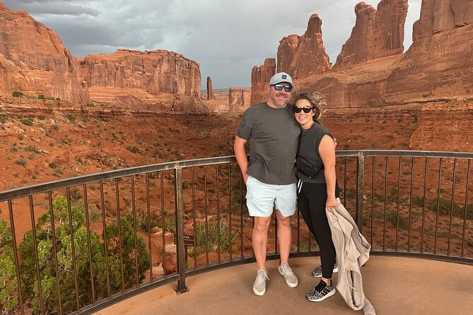 HIGHLY RATED Arches National Park Sightseeing Tour From Moab Utah - Double Arch: A Gentle Walk to Two Giants