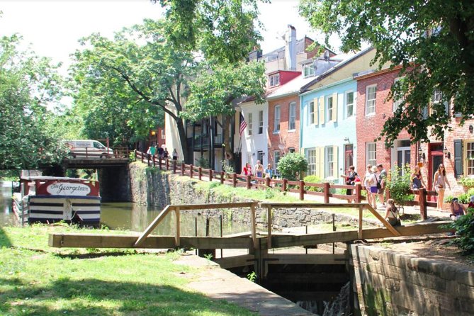 Historic Georgetown: History, Gossip, & Architecture Walking Tour - Georgetown history without the random wandering