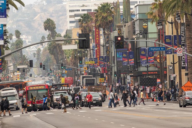 Hollywood Open Bus Tours - Beverly Hills Sign, Beverly Hills Hotel, and Laugh Factory: glamour with built-in breaks