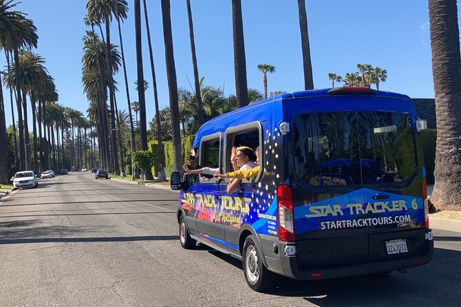 Hollywood Stars Tour: Walk of Fame, Celebrity Homes, Sunset Strip - Mulholland Drive Vantage Points: Celebrity Homes in the Real Fog of Traffic