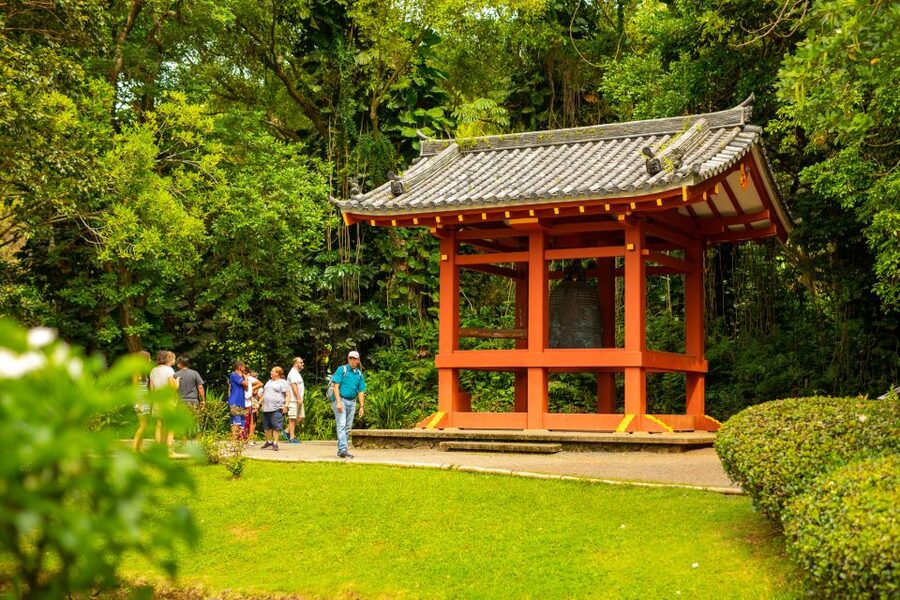 Honolulu: Oahu Island Full-Day Guided Tour by Bus with Lunch - Byodo-In Temple: a Japan replica and a 100-year immigrant story