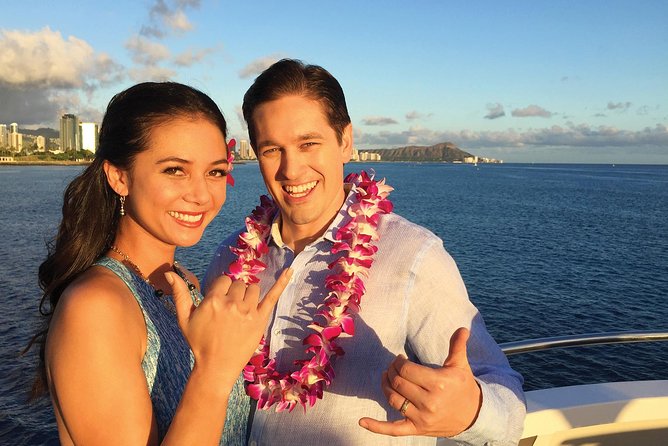 Honolulu: Pacific Star Sunset Dinner Cruise and Show - Getting to Aloha Tower Marketplace (Pier 8) without stress