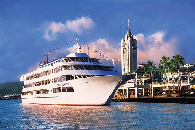Honolulu: Pacific Star Sunset Dinner Cruise and Show - Live entertainment on board: fun, but placement changes everything