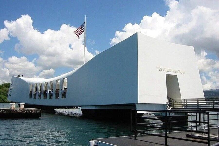 Honolulu: Pearl Harbor USS Arizona Memorial Tour - The guide experience on the drive, and why it changes your visit