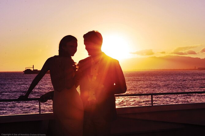 Honolulu: Three Star Deluxe Sunset Dinner Cruise and Show - Live Music and the Hawaii Culture Show: Fun, But Know the Volume