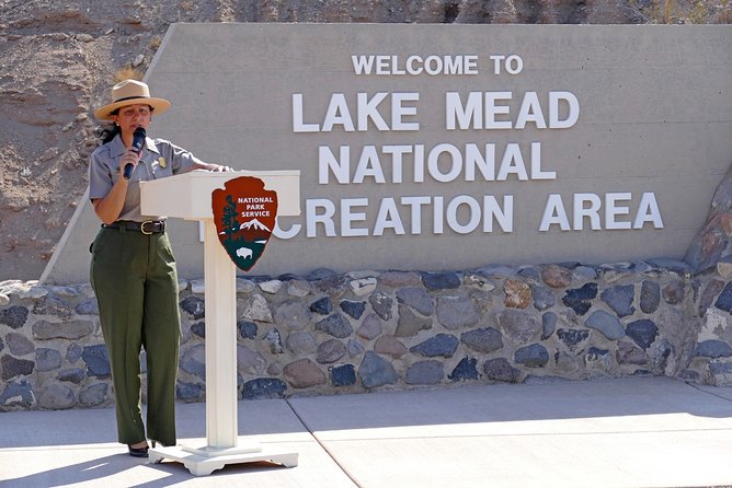 Hoover Dam Highlights Tour from Las Vegas, WiFi - Boulder City in 30 minutes: a quick feel for dam-town life