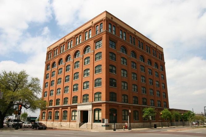 JFK Assassination and Museum Tour with Lee Harvey Oswald Rooming House - Dealey Plaza in 3 Hours, With the Right Stops Covered