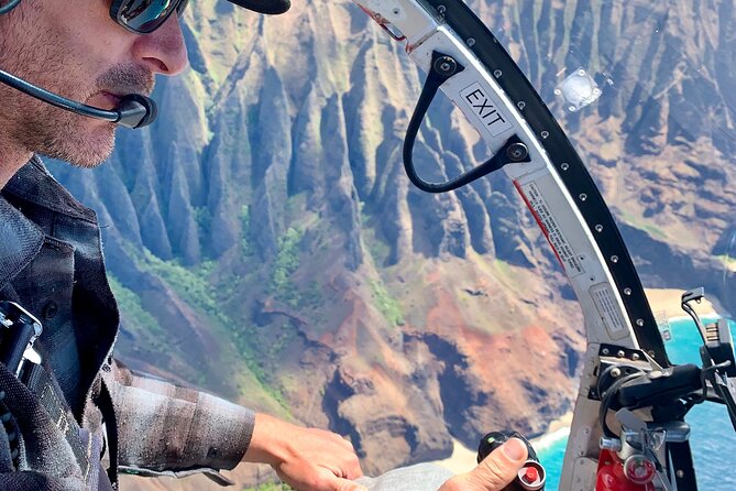 Kauai: Hughes 500 4-Passenger Doors-Off Helicopters - What makes this flight worth your $369