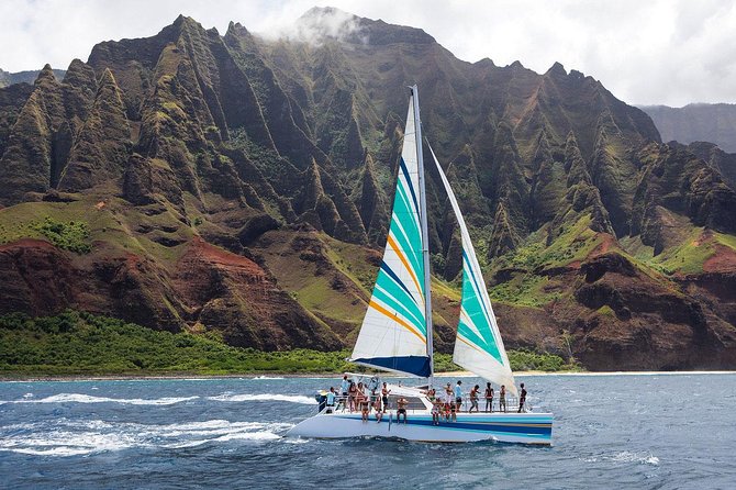 Kauai: Leila Na Pali Sunset Dinner Sail - The real draw: Na Pali Coast sunset from a 50-foot sailing catamaran