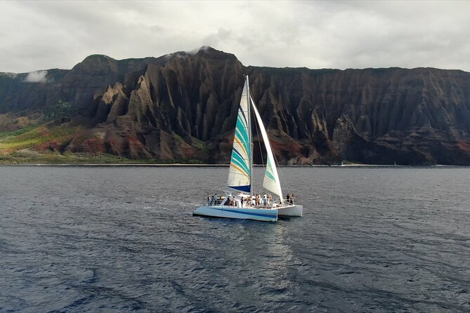 Kauai: Leila Na Pali Sunset Dinner Sail - The ride is a real ocean ride: rough water is the main drawback