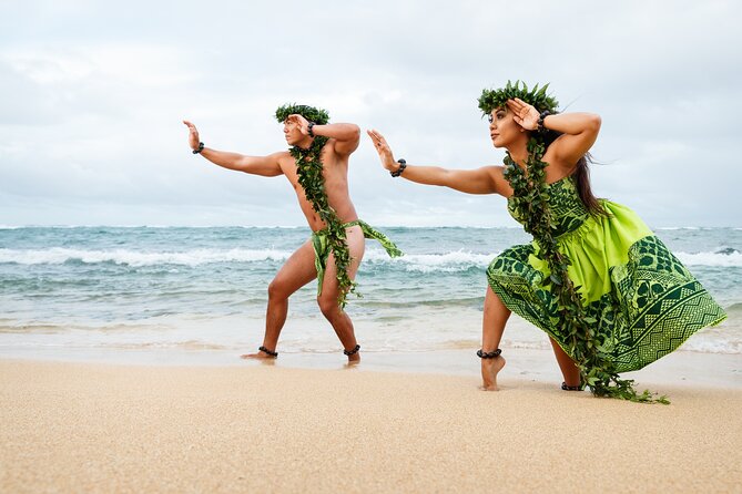 Kauai: Luau Ka Hikina Admission with Dinner and Lei Greeting - Open bar until the show begins: when to take advantage