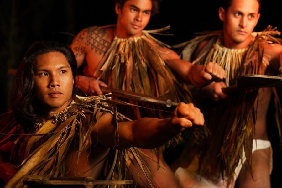 Kauai: Luau Kalamaku with Buffet Dinner & Show - Open bar and the real value of a $179 luau ticket