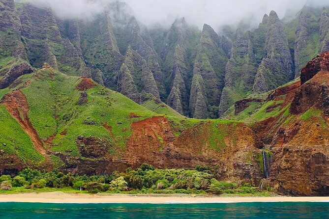 Kauai: Nā Pali Coast Zodiac Raft Expedition and Snorkeling - Stop 2 at Na Pali Coast State Park: sea caves when conditions say yes