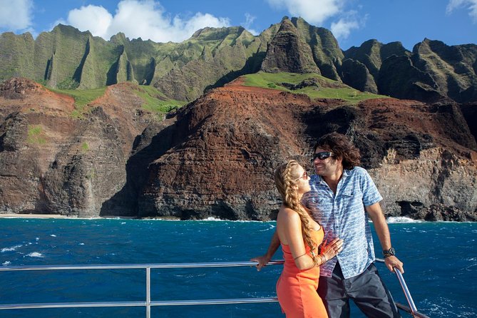 Kauai: Na Pali Sunset & Sightsee Boat Tour - Who Should Book This Na Pali Sunset Cruise