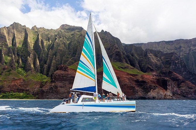 Kauai’s Na Pali Coast Snorkel and Sail Tour - Leila on the water: size, layout, and why comfort matters when seas get real