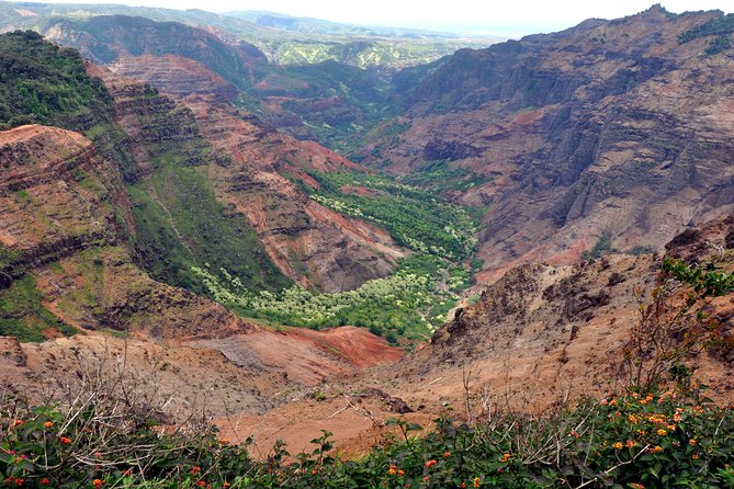 Kauai Waimea Canyon and Koke'e Tour - Waimea Canyon State Park: Red Lava Layers, Big Gorges, Real Scale