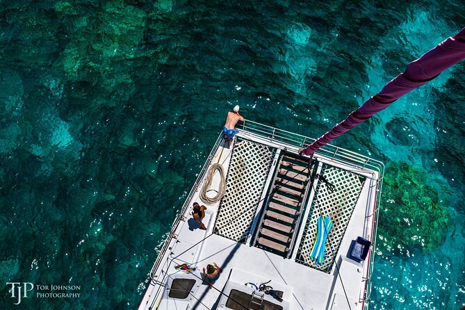 Kealakekua Bay (Captain Cook Monument) Snorkel and Sail Adventure - Food on board: sandwiches, mixed greens, and no last-minute scrambling