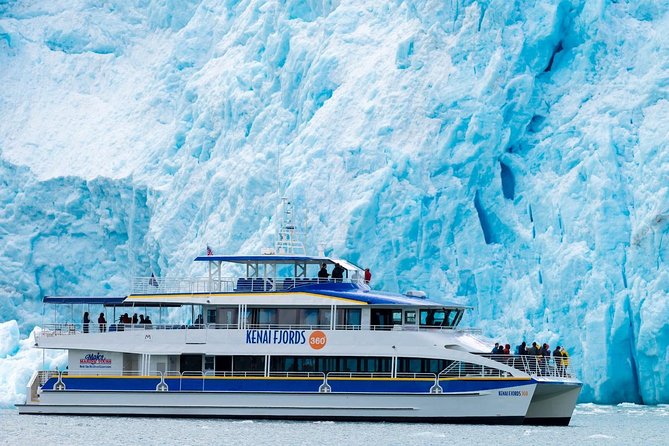 Kenai Fjords National Park Glacier & Wildlife Cruise - What you eat: complimentary lunch, then optional snacks