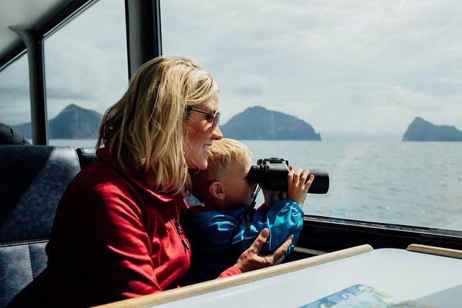Kenai Fjords National Park Glacier & Wildlife Tour from Seward - Lunch onboard: what you actually eat and how it affects your day