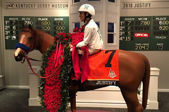 Kentucky Derby Museum - General Admission and Guided Track Visit - Guided Track Visit at Churchill Downs, What You’ll See in 30 Minutes